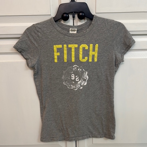 Abercrombie and Fitch Gray and Yellow T-Shirt. Size M. Vintage. - Picture 1 of 7